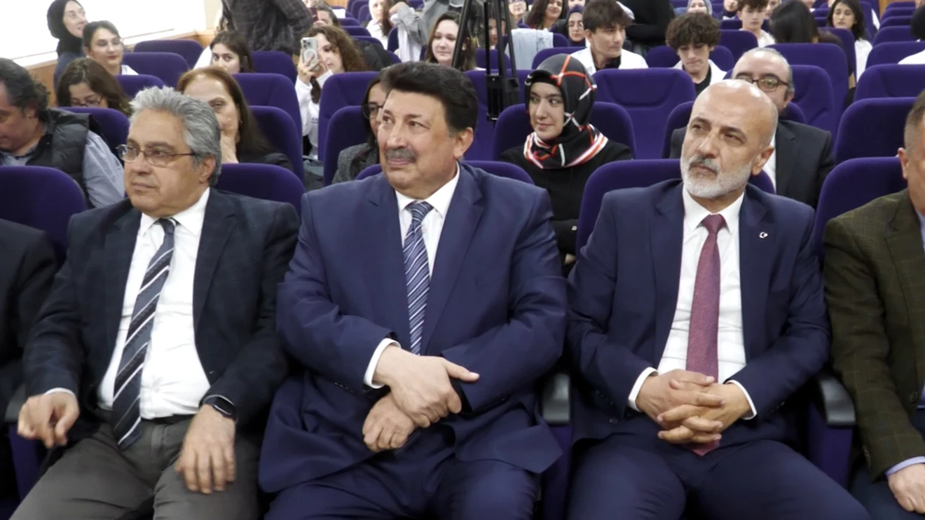 Fen Fakültesi öğrencileri beyaz önlük giydi